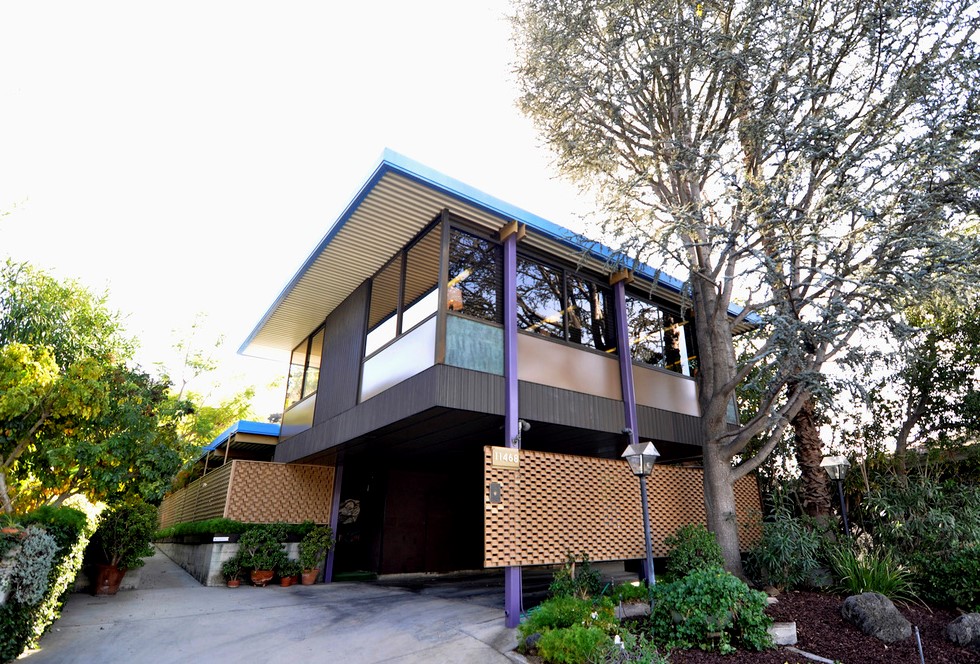 Modern Home-Dona Cecilia Drive