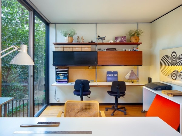 Contemporary office or extra bedroom space, also with a wall of glass.