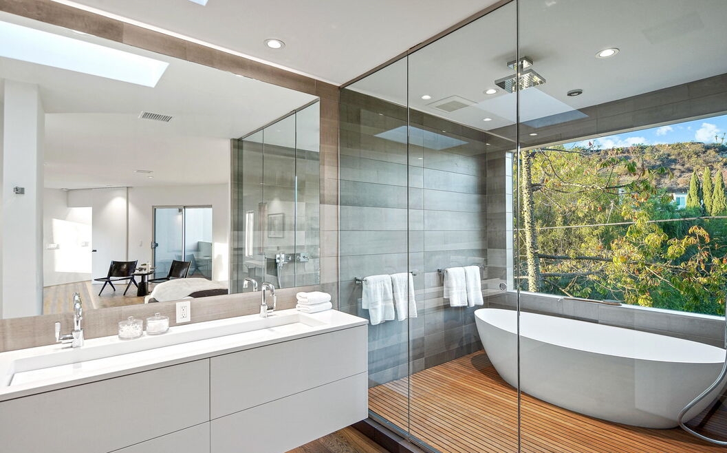 Incredible over-sized glass enclosed tub with breathtaking views.