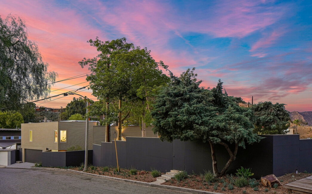 Hollywood Hills Lautner-Designed the George Deutsch Residence