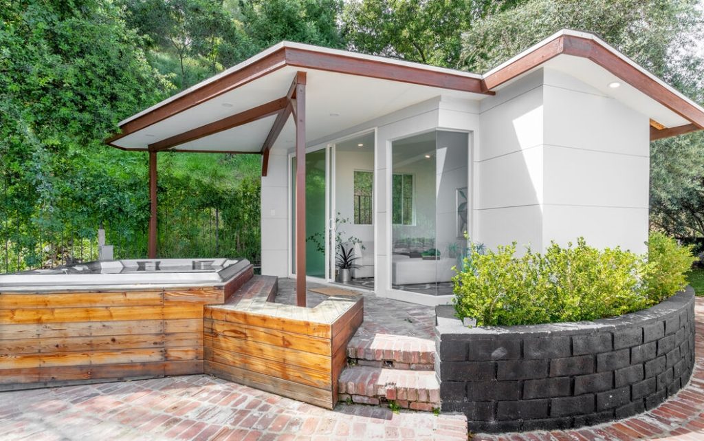 Encino Hills private gated mid century modern. Outside cabana room next to the hot tub for privacy and entertaining.
