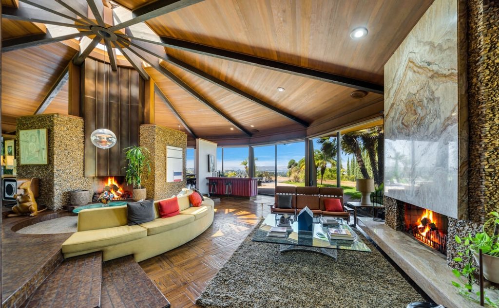 expansive dodecagons Designed by Donald G. Park AIA floor to ceiling fireplace situated within the sunken conversation pit