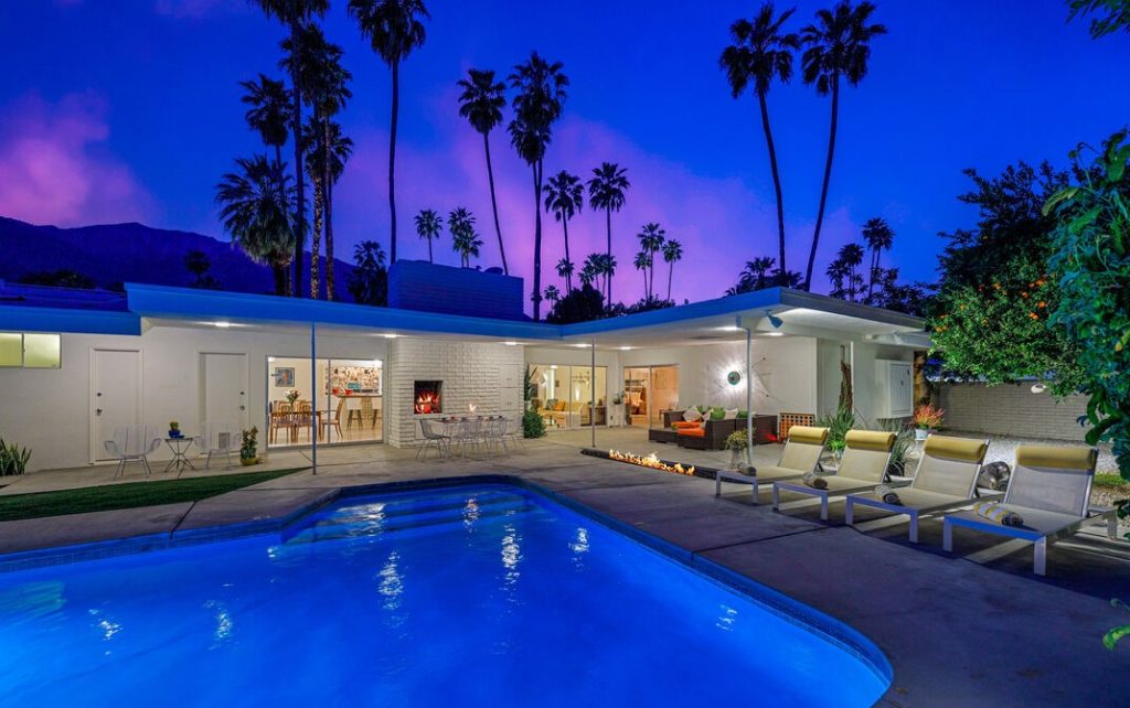 Palm Springs Quintessential mid-century modern Pascal House brilliant pool yard