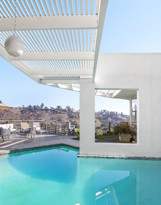Holmby Hills 1958 Hal Levitt Reimagined by Assembledge+ incredible poolside design