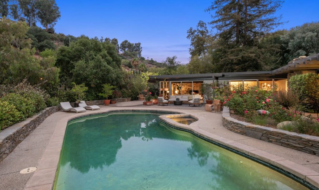 Amazing pool yard in this remarkable Pacific Palisades Extraordinary Mid Century Modern home.