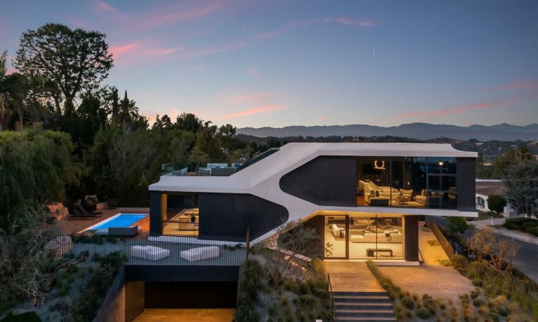 Bel Air Stunning Architectural home with breathtaking Design