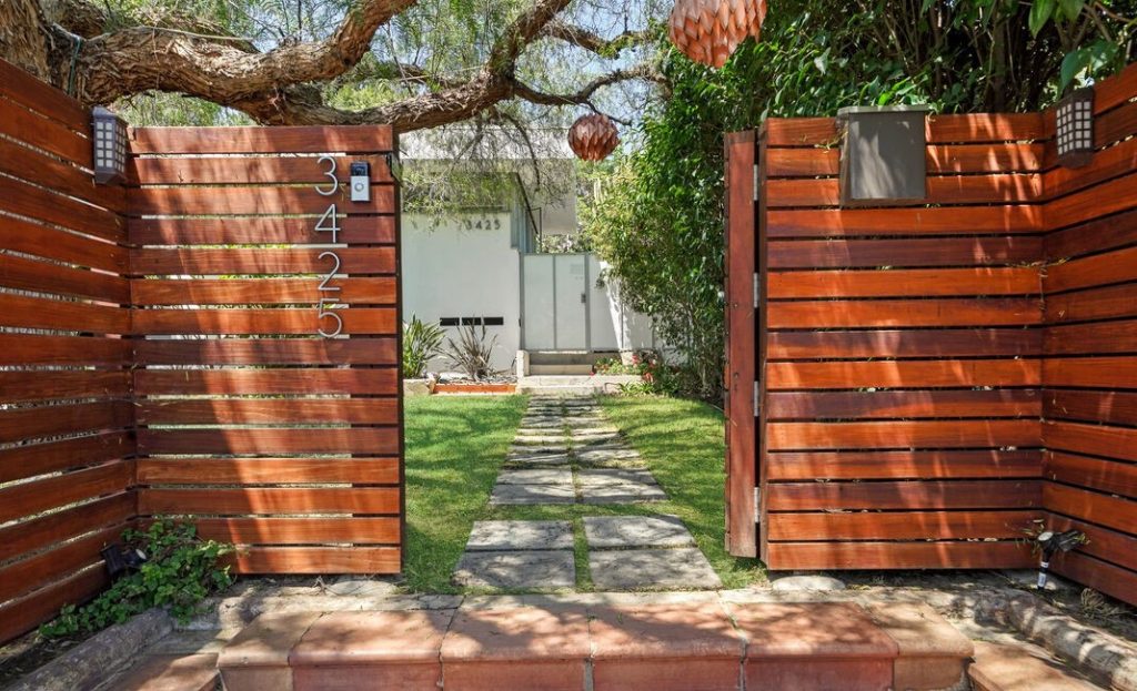 Dramatic entrance to this remarkable Raphael Soriano home