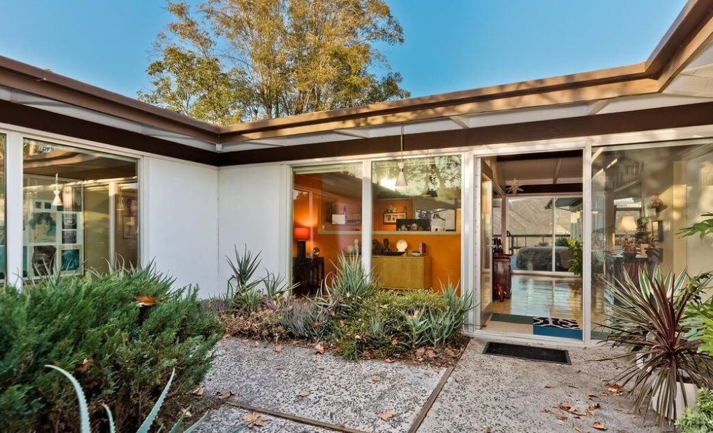 Hollywood Hills 60’s Mid Mod Post and Beam Designed in 1963 by Carli & Spak