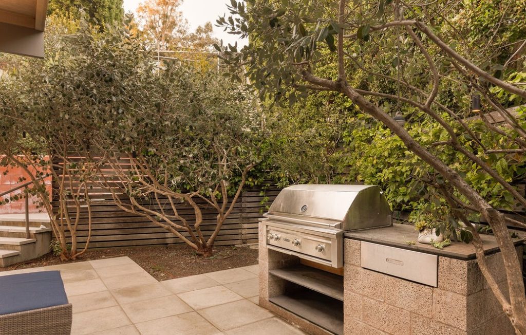 Rustic Canyon Case Study Thornton Abell renovated and expanded to meet the needs of today.