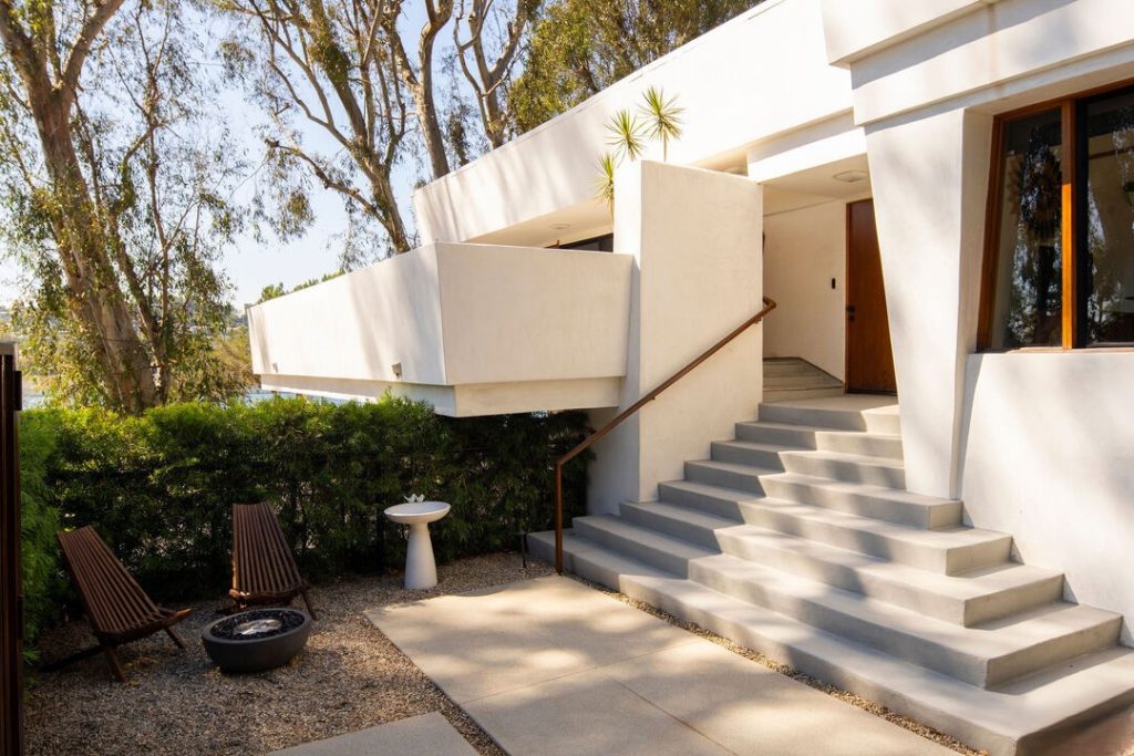 Silver Lake Eric Lloyd Wright the Ross House