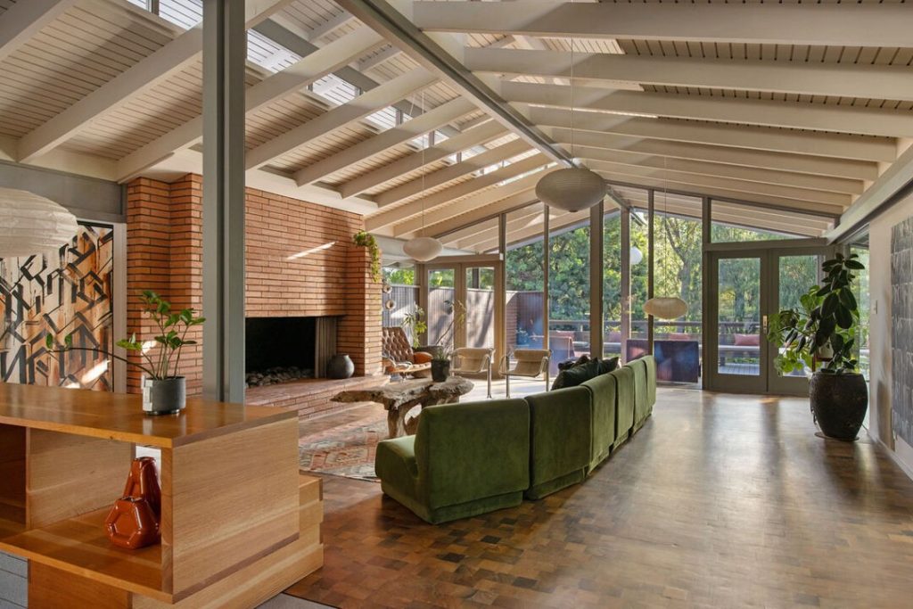 San Marino Thompson Moseley House by Buff, Straub & Hensman