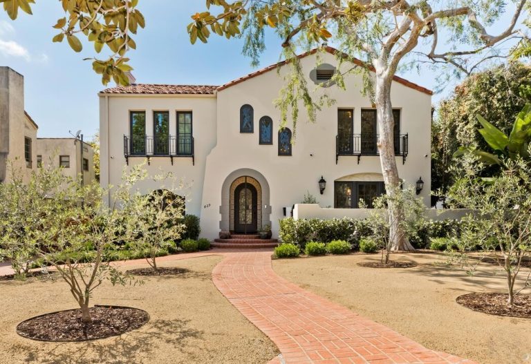 Hancock Park Elegant Spanish-Style Architectural Home in Brookside