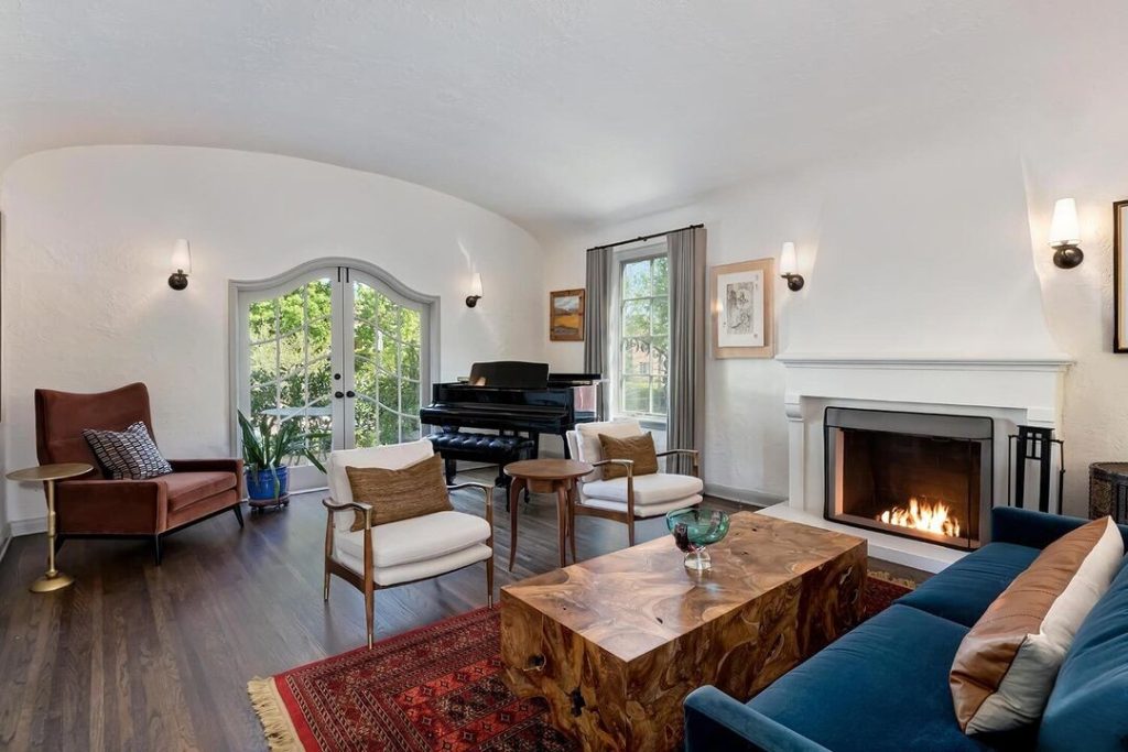 Hancock Park Elegant Spanish-Style Architectural Home in Brookside