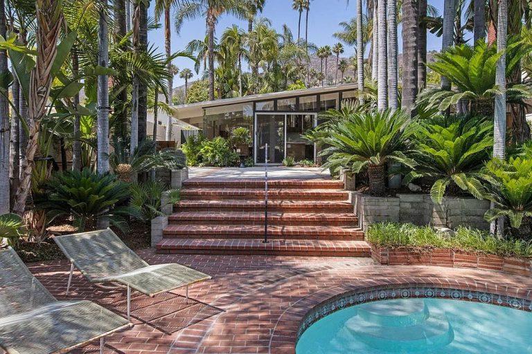 Pasadena Sun Villa by A. Quincy Jones, FAIA