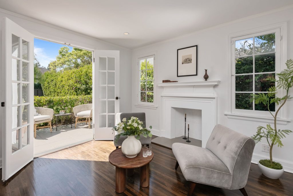 Windsor Square Storybook English Cottage