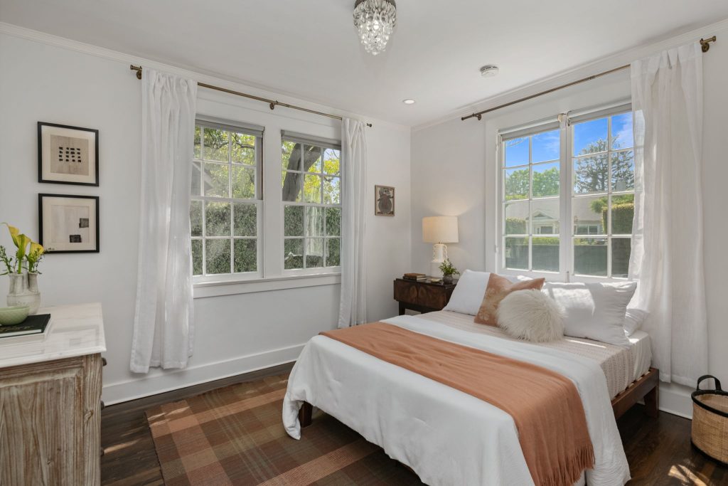 Windsor Square Storybook English Cottage