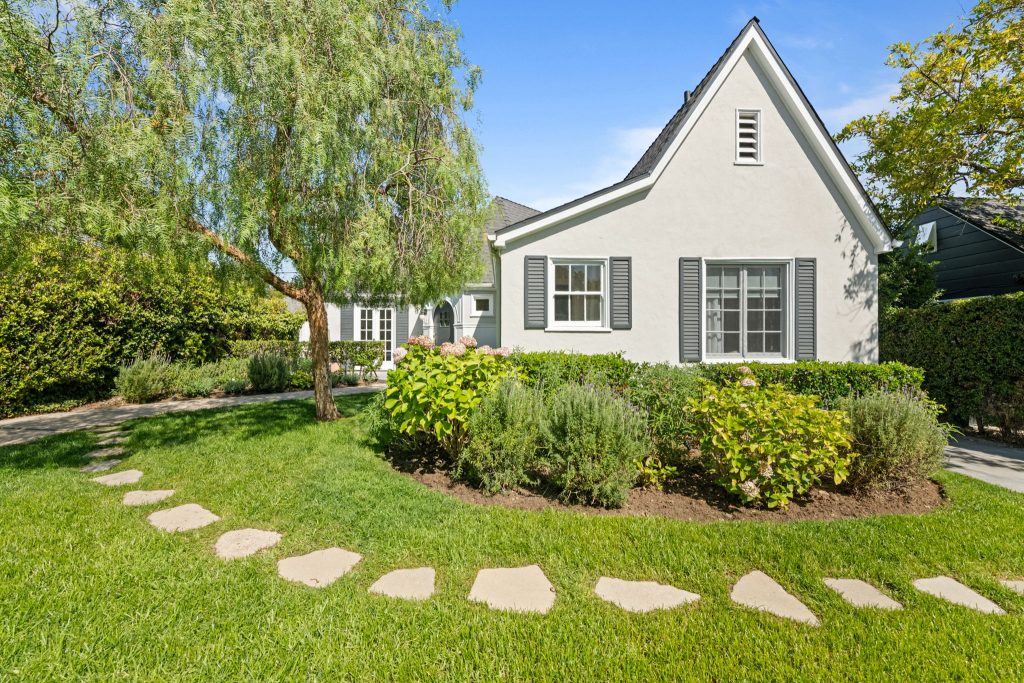 Windsor Square Storybook English Cottage