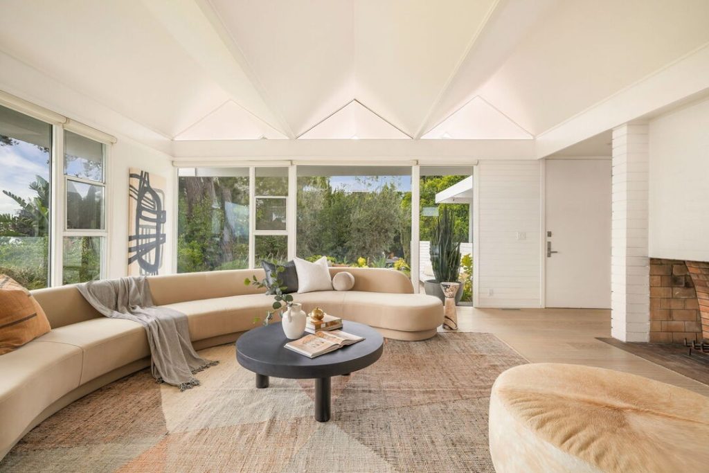 Hollywood Hills Sunbow House by Val Powelson