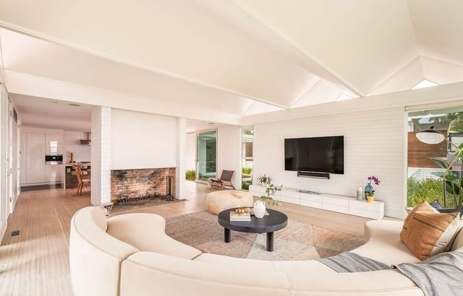 Hollywood Hills Sunbow House by Val Powelson