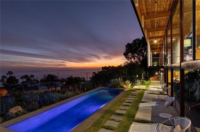 CRESTWOOD HILLS CRAIG ELLWOOD BRYON LAMAR JOHNSON HOUSE Crestwood Hills Craig Ellwood Bryon Lamar Johnson House 1515 N TIGERTAIL, LOS ANGELES | $6,295,000 | 3 BD | 2.5 BA What does it take to make it to the top? We’ll the buyer for 1515 N Tigertail ought to know. At the very top of the street lies a true mid-century modern landmark by Case Study architect Craig Ellwood. The Bryon Lamar Johnson House, circa 1953. This home is a published steel-and-glass residence and the third of Ellwood’s recorded hillside homes.