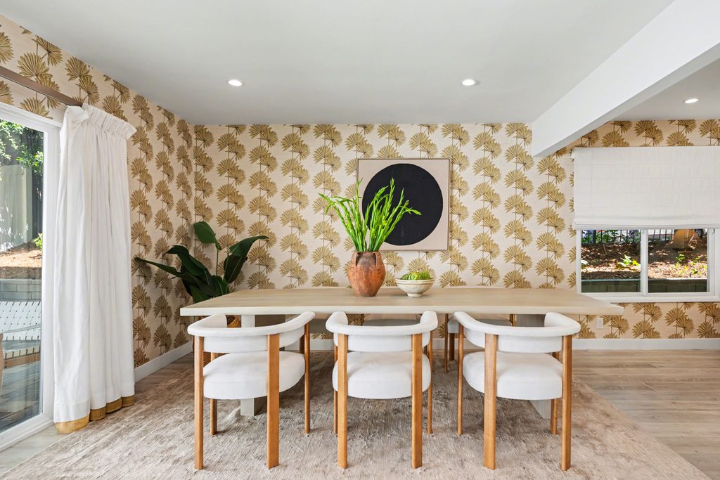 Woodland Hills Stylish Modern Home