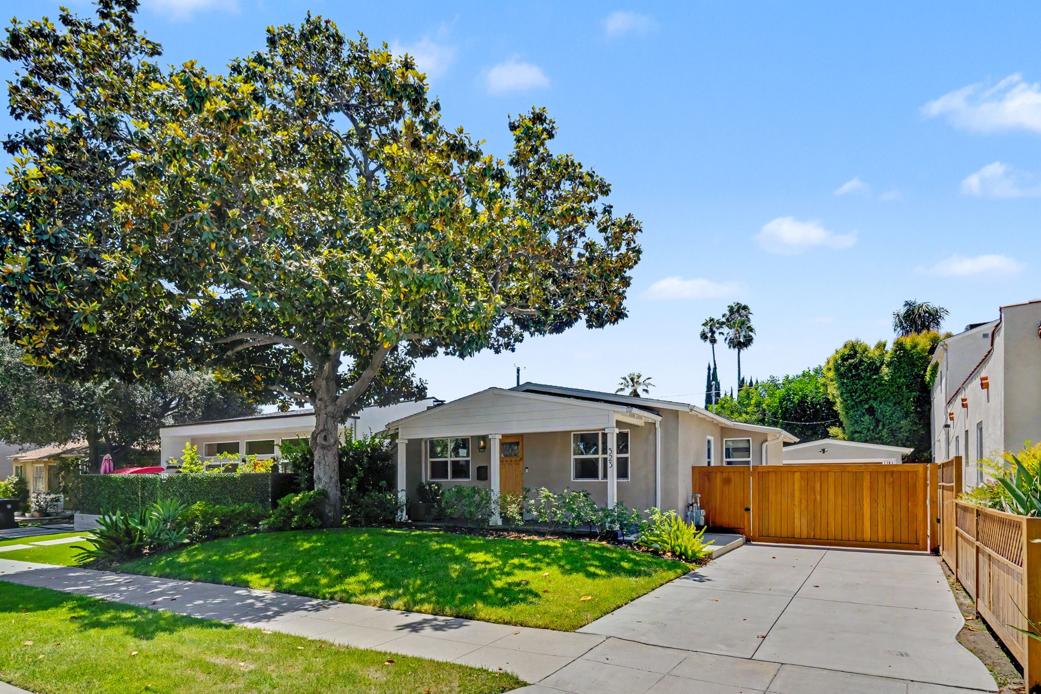 Burbank Modern Renovated Home 