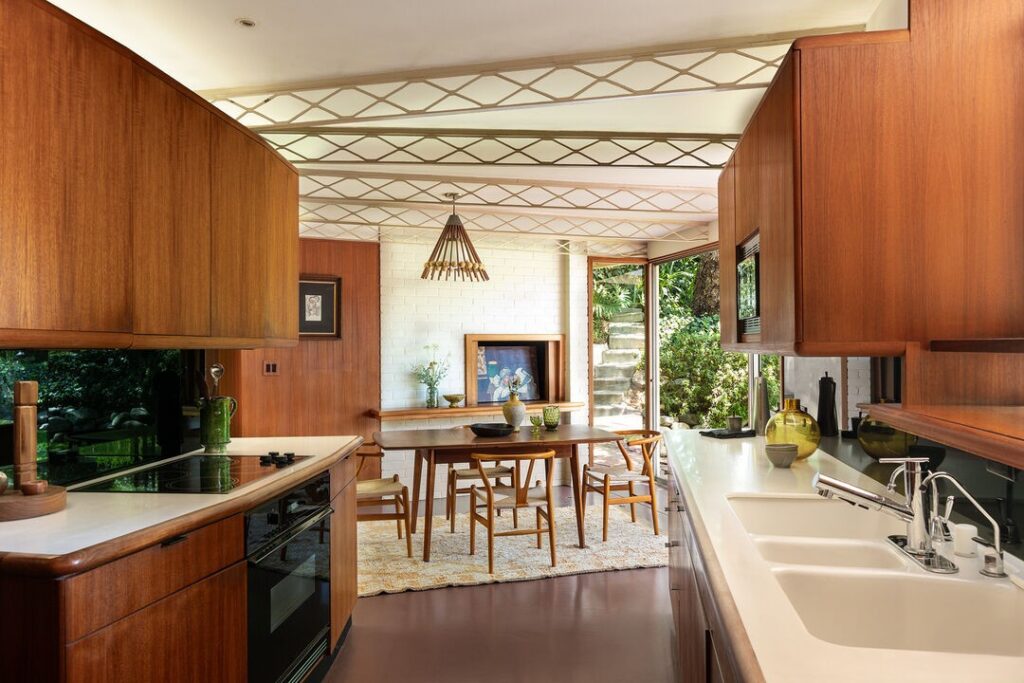 Pasadena the Dahlstrom House by John Lautner